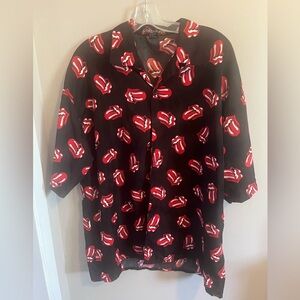 Conspiracy hot lips camp shirt all Over print body fit L